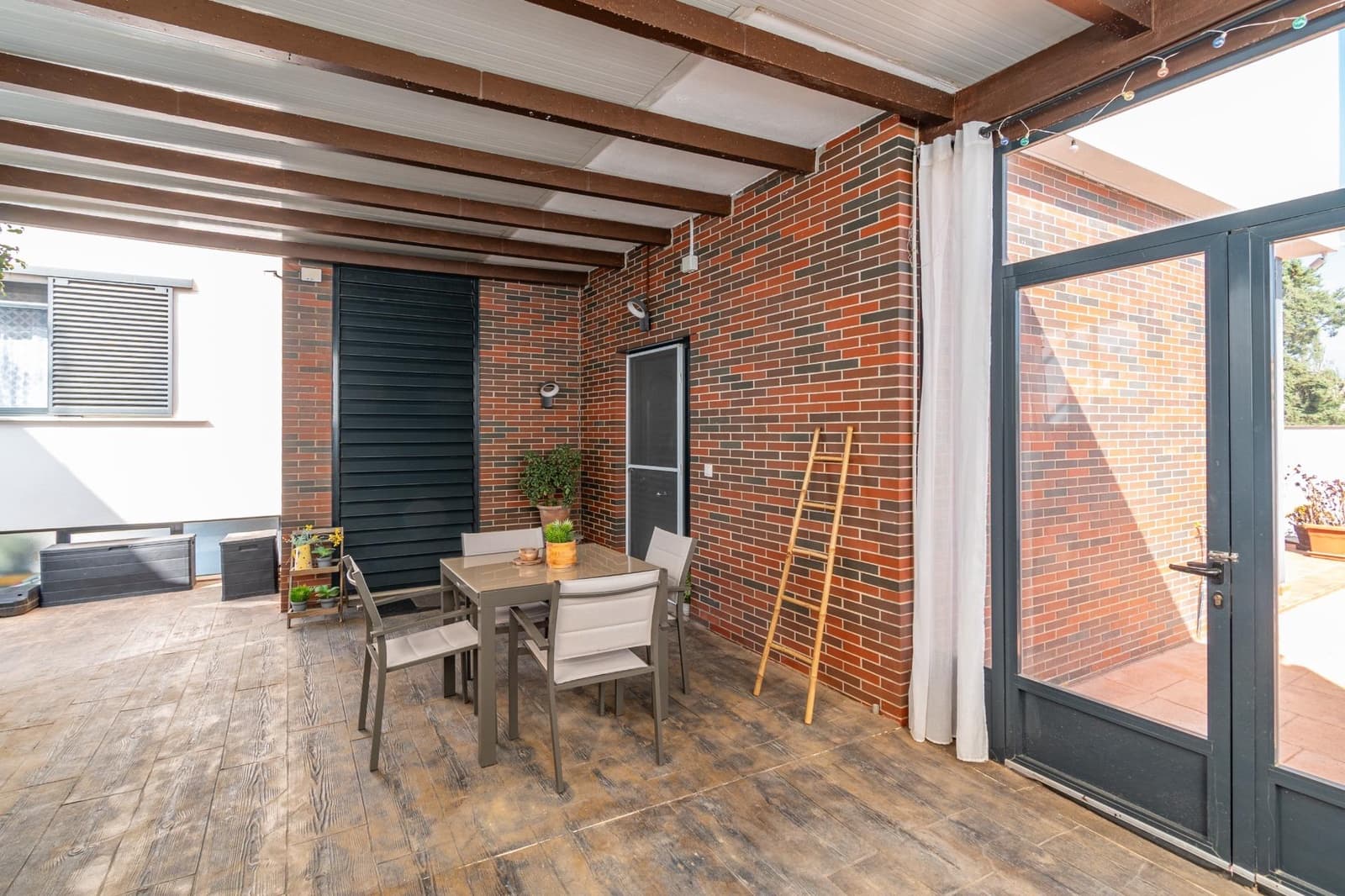 4 soverom Villa til salgs i Alhendin med svømmebasseng garasje - € 449 000 (Ref: 9675020)