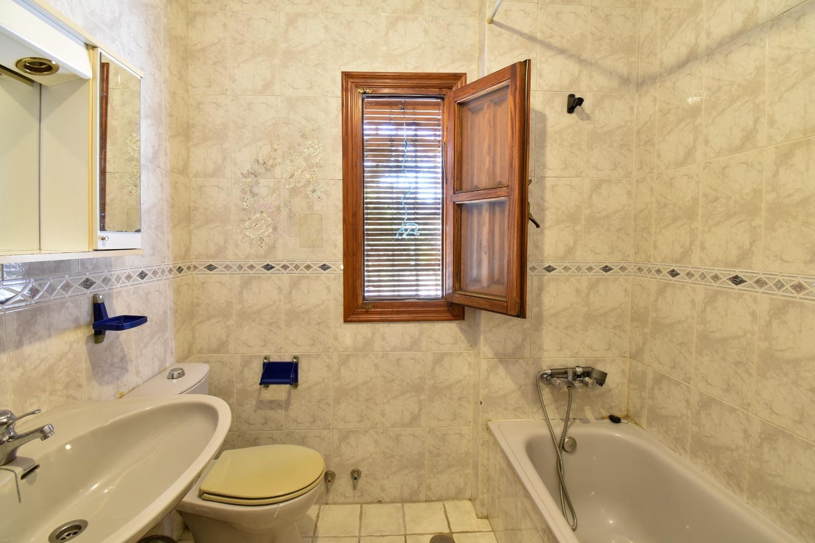 Finca/Casa Rural de 4 habitaciones en Capileira en venta - 160.000 € (Ref: 9675023)