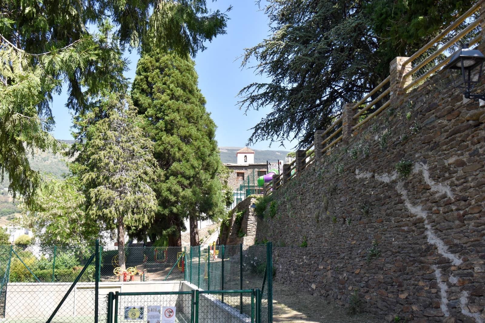 Finca/Casa Rural de 4 habitaciones en Capileira en venta - 160.000 € (Ref: 9675023)