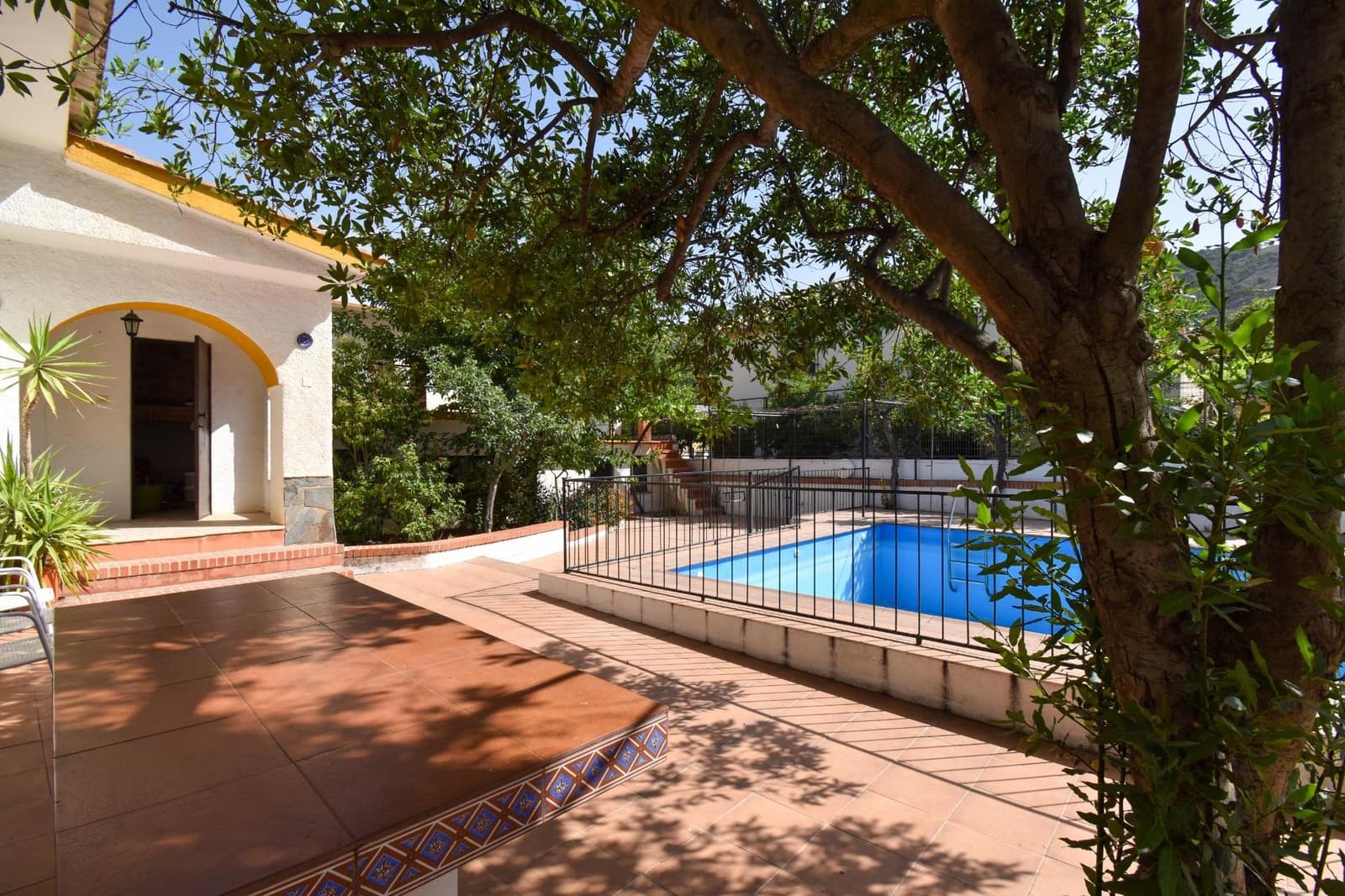 Chalet de 10 habitaciones en Padul en venta con piscina garaje - 320.000 € (Ref: 9675024)