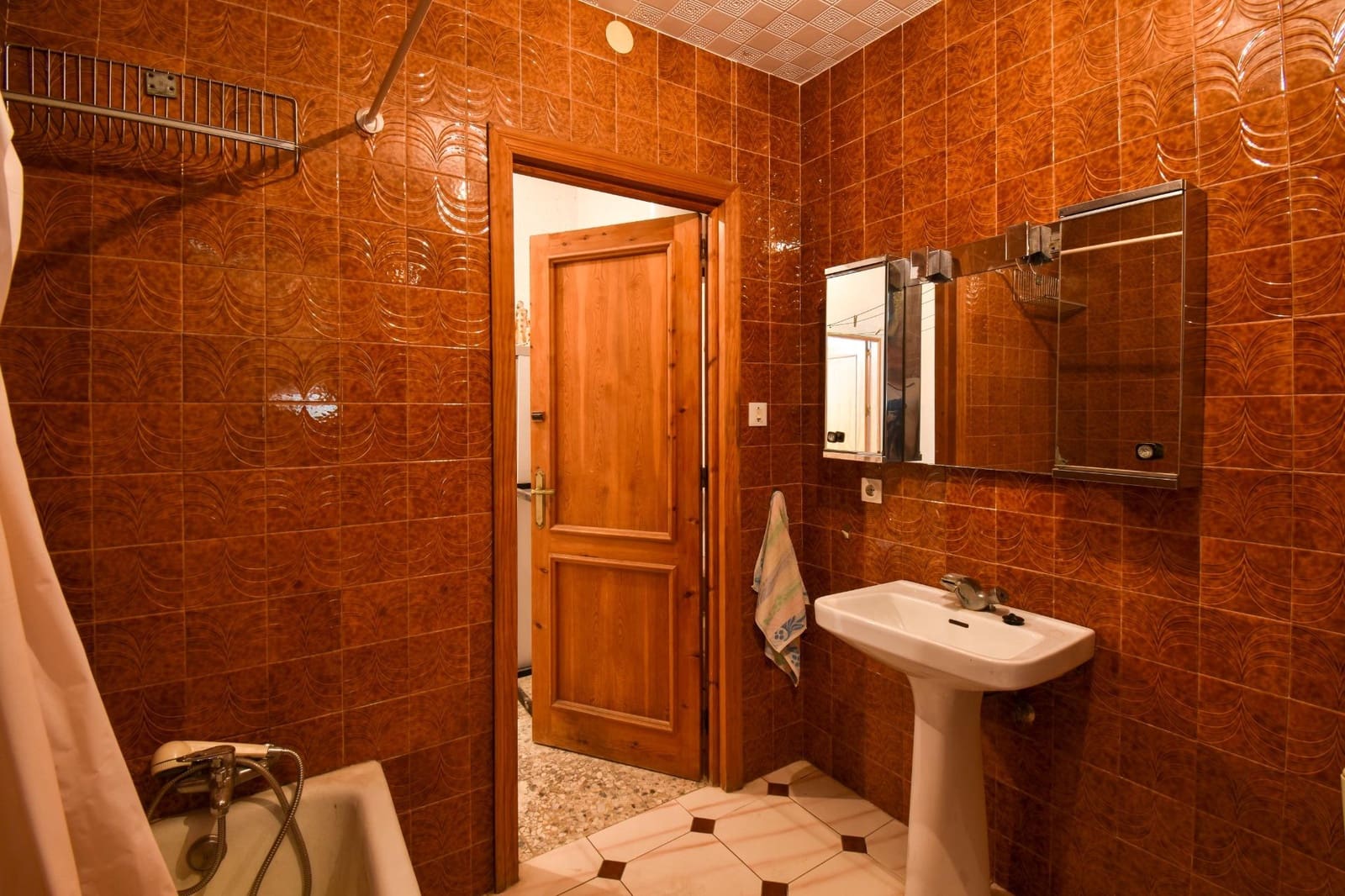 Chalet de 10 habitaciones en Padul en venta con piscina garaje - 320.000 € (Ref: 9675024)