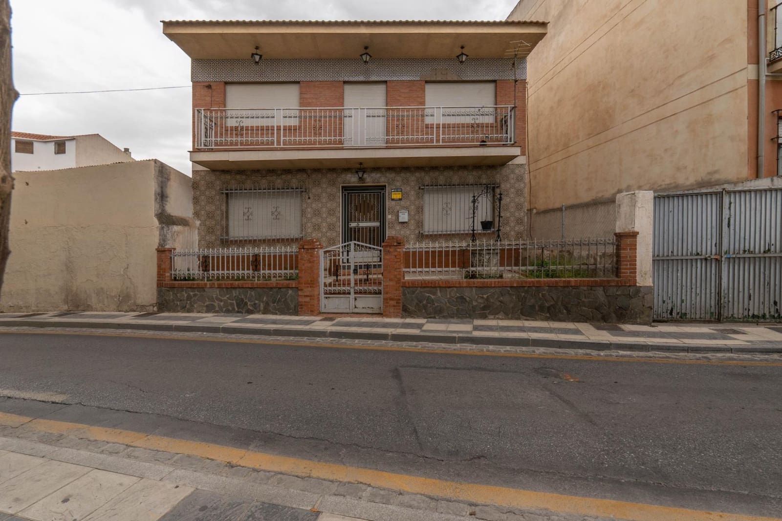 5 bedroom Terraced Villa for sale in Ogijares - € 268,000 (Ref: 9675025)