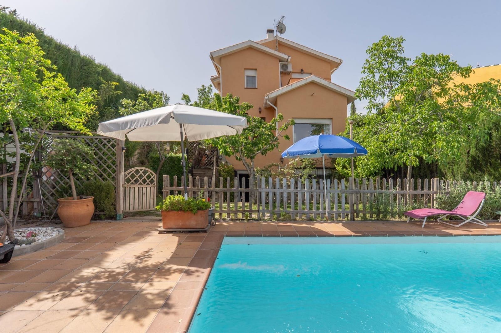 3 bedroom Villa for sale in La Zubia with pool garage - € 350,000 (Ref: 9675026)