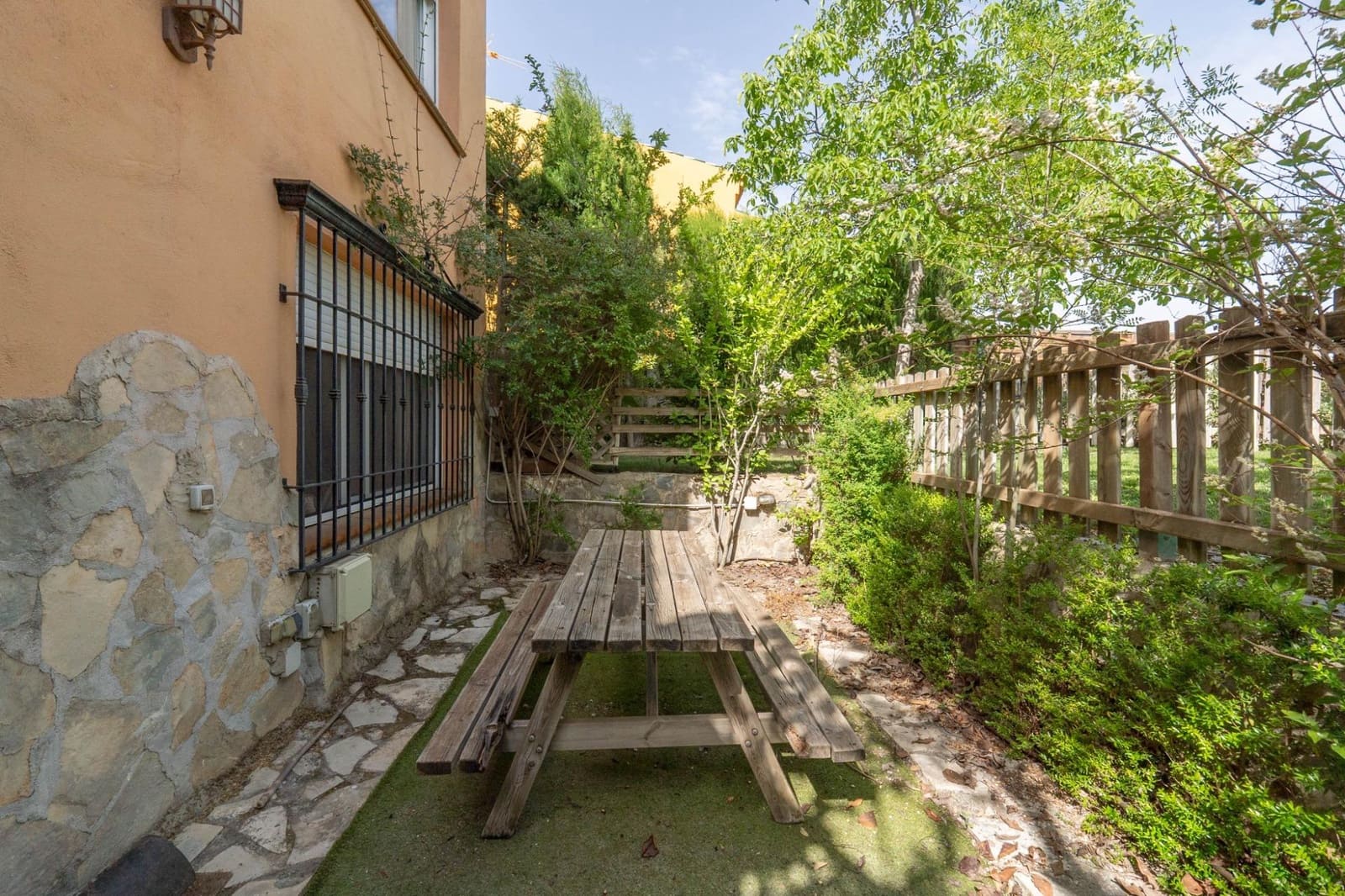 3 bedroom Villa for sale in La Zubia with pool garage - € 350,000 (Ref: 9675026)