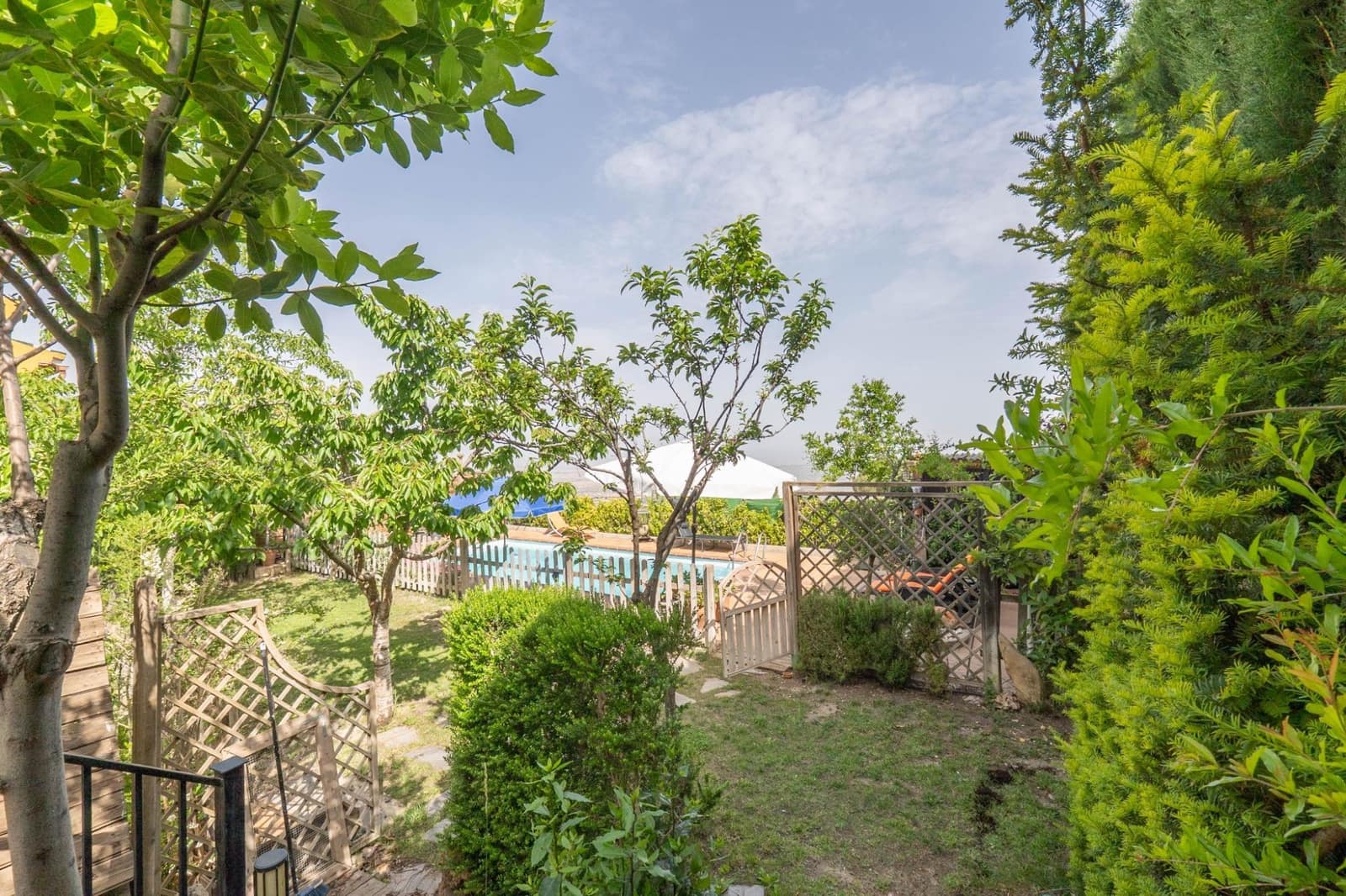 3 bedroom Villa for sale in La Zubia with pool garage - € 350,000 (Ref: 9675026)