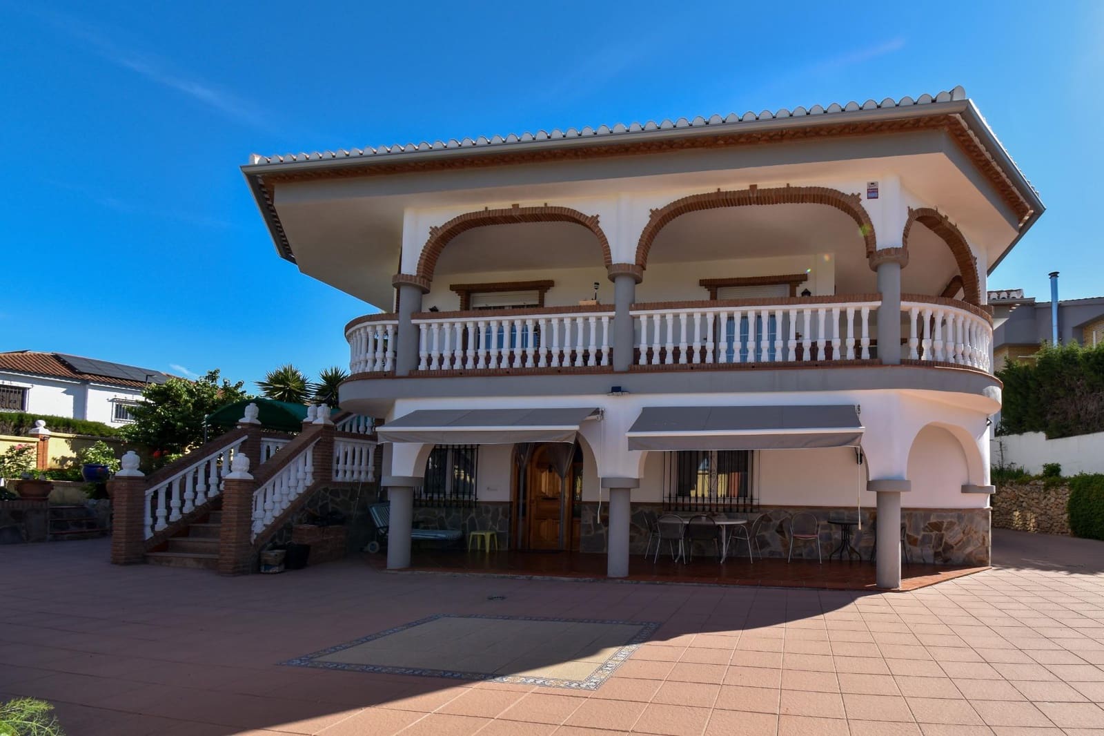 Chalet de 6 habitaciones en Padul en venta con piscina garaje - 499.000 € (Ref: 9675031)