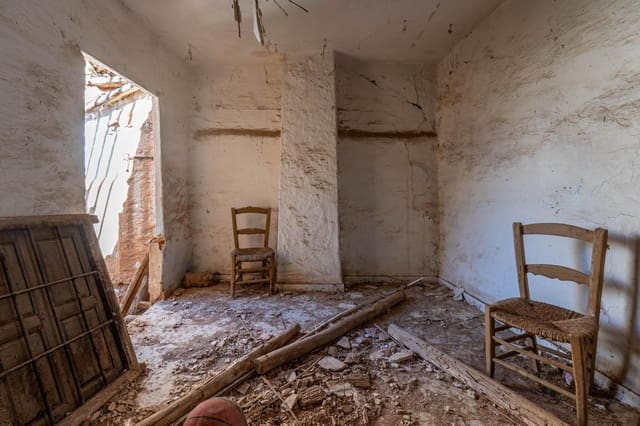 2 soverom Hus til salgs i La Zubia - € 42 000 (Ref: 9675034)