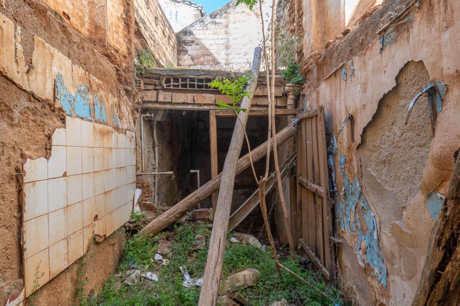 2 makuuhuone Omakotitalo myytävänä paikassa La Zubia - 42 000 € (Ref: 9675034)