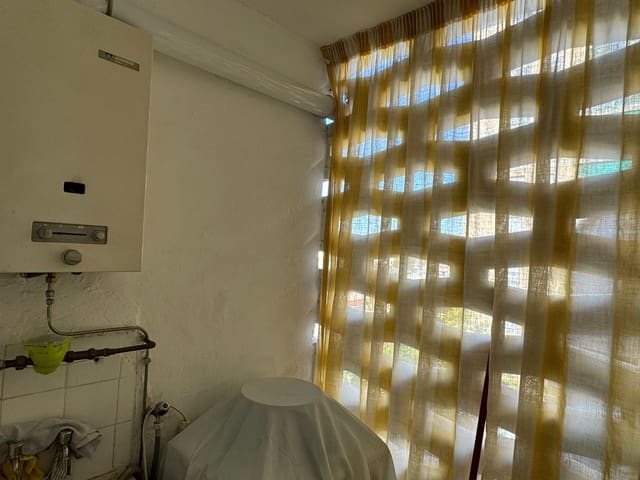 Piso de 3 habitaciones en Cervantes, Granada ciudad en alquiler - 750 € (Ref: 9675035)