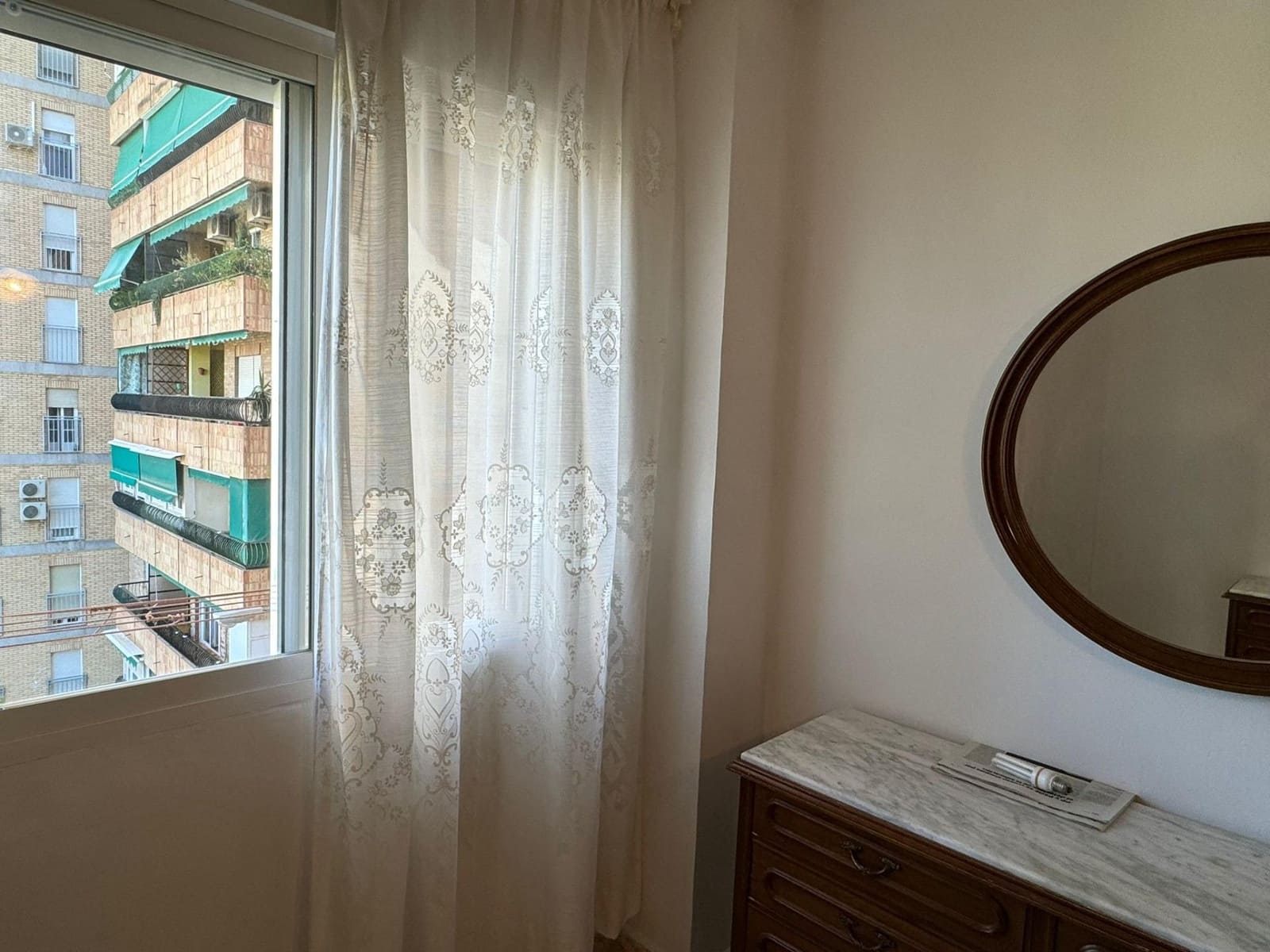 3 soveværelse Lejlighed til leje i Granada by - € 750 (Ref: 9675035)