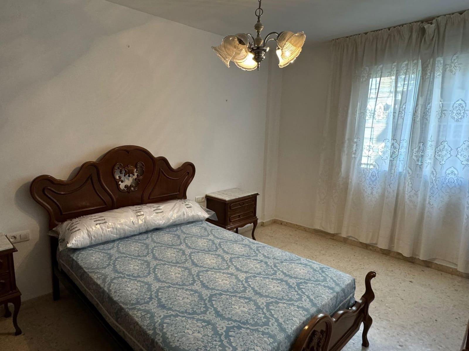 3 soveværelse Lejlighed til leje i Granada by - € 750 (Ref: 9675035)