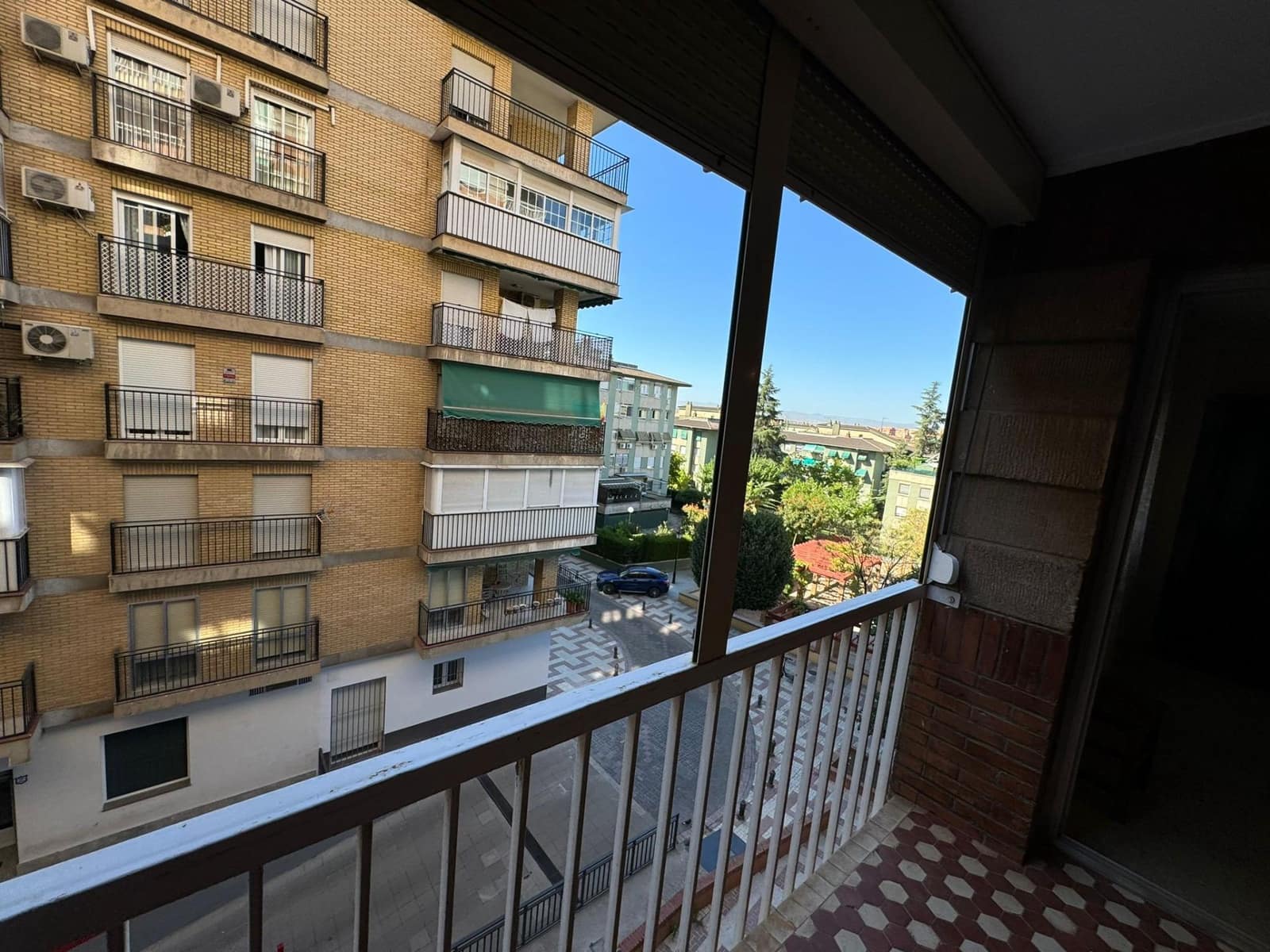 3 soveværelse Lejlighed til leje i Granada by - € 750 (Ref: 9675035)