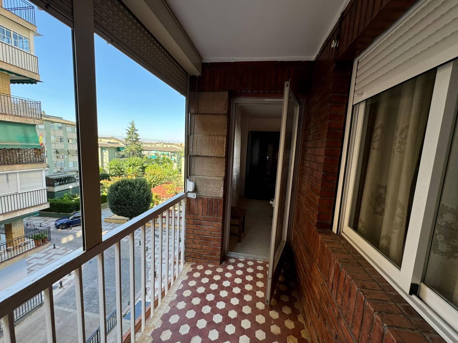 3 soveværelse Lejlighed til leje i Granada by - € 750 (Ref: 9675035)