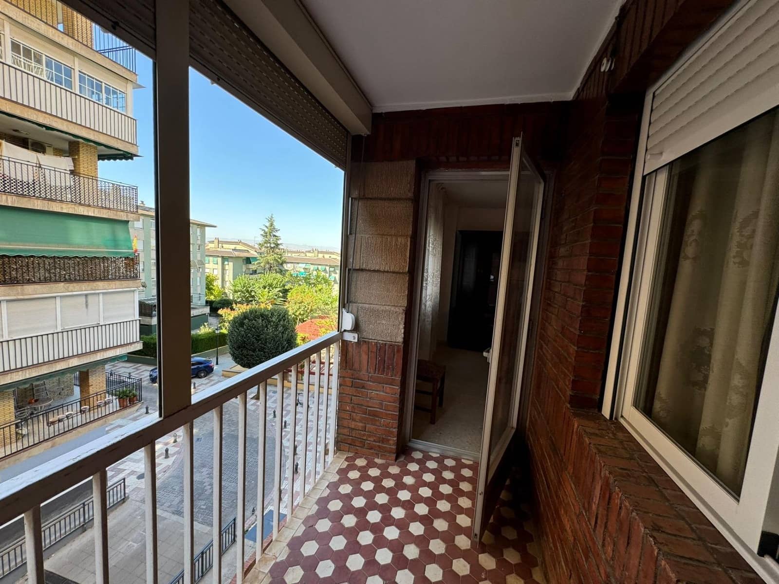 3 soveværelse Lejlighed til leje i Granada by - € 750 (Ref: 9675035)