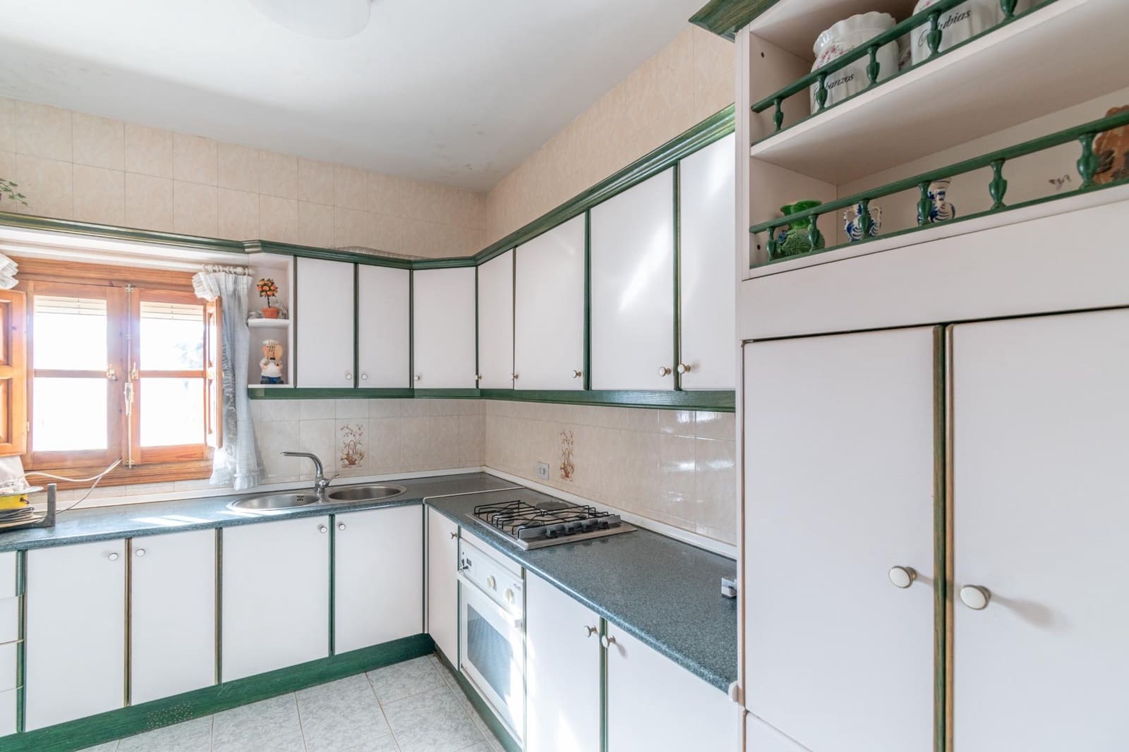 8 makuuhuone Huvila myytävänä paikassa Ambroz - 290 000 € (Ref: 9675039)