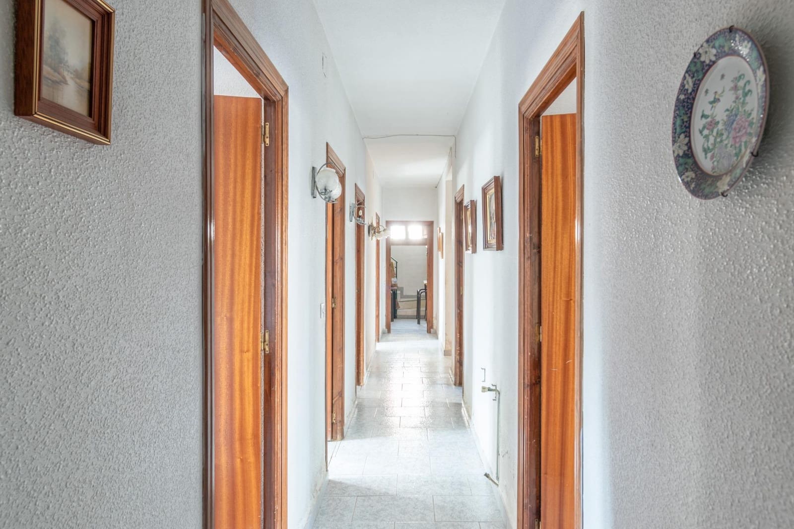 8 makuuhuone Huvila myytävänä paikassa Ambroz - 290 000 € (Ref: 9675039)