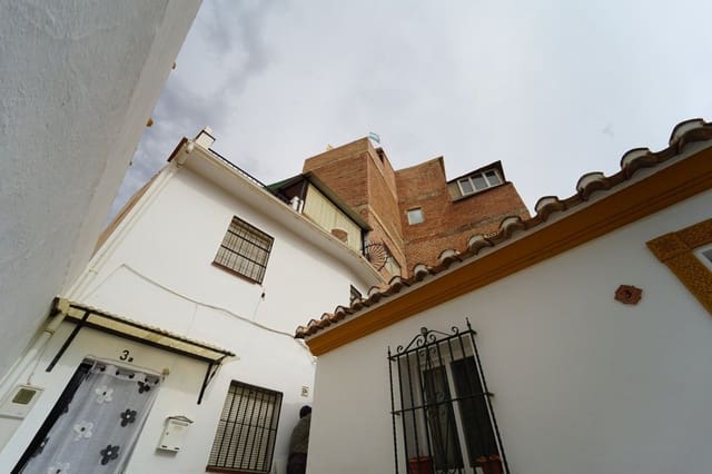 Apartamento de 18 habitaciones en Vélez-Málaga en venta - 500.000 € (Ref: 9675042)