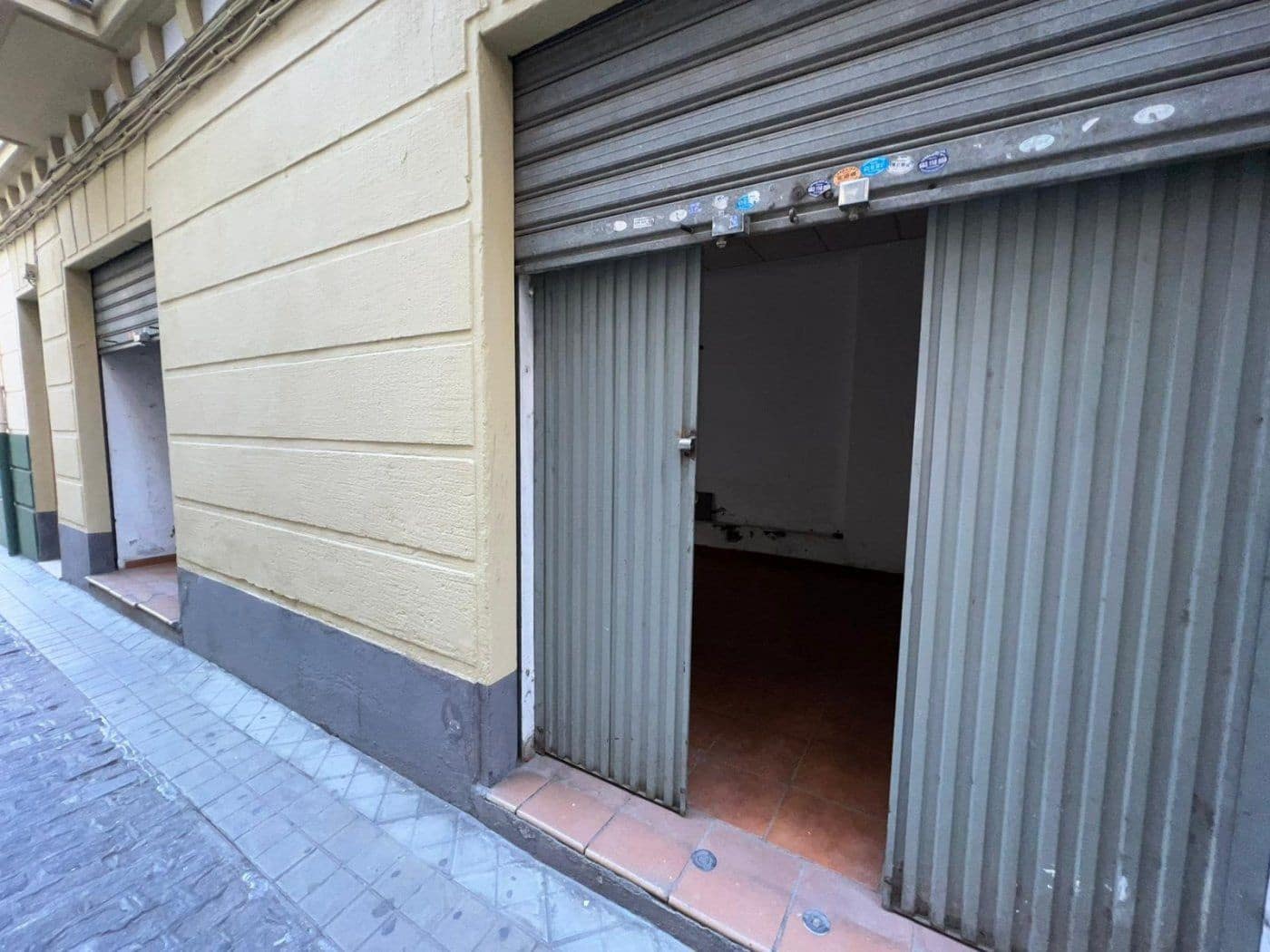 Kommersiell til leie i Granada by - € 680 (Ref: 9675043)