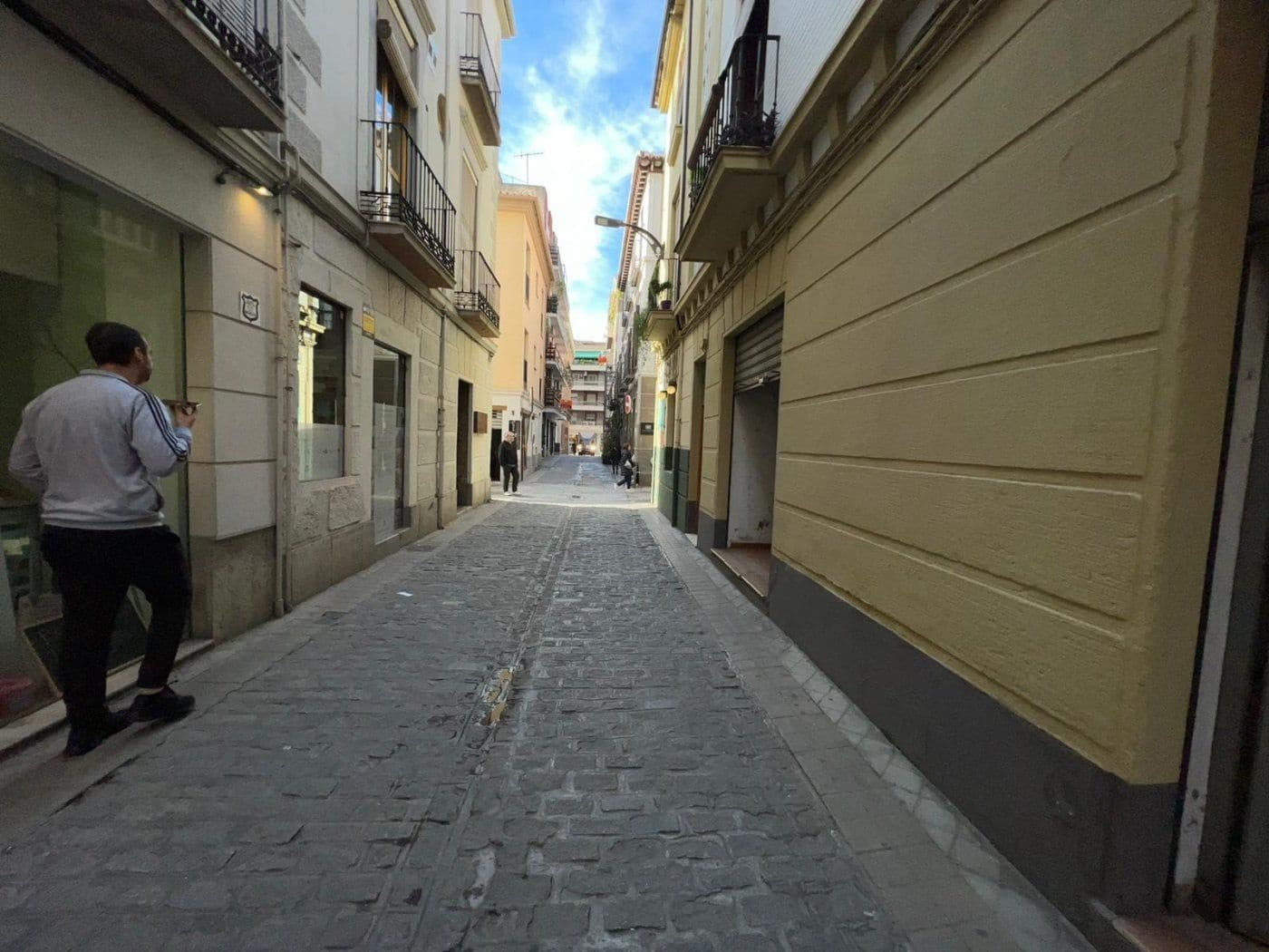 Kommersiell til leie i Granada by - € 680 (Ref: 9675043)