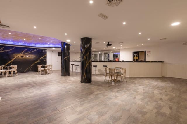 Komercyjne na sprzedaż w Motril - 195 000 € (Ref: 9675044)