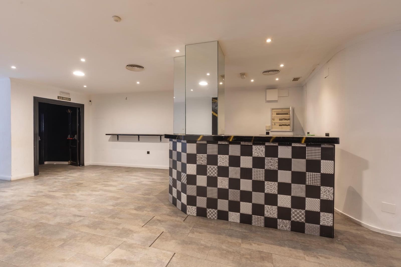 Komercyjne na sprzedaż w Motril - 195 000 € (Ref: 9675044)