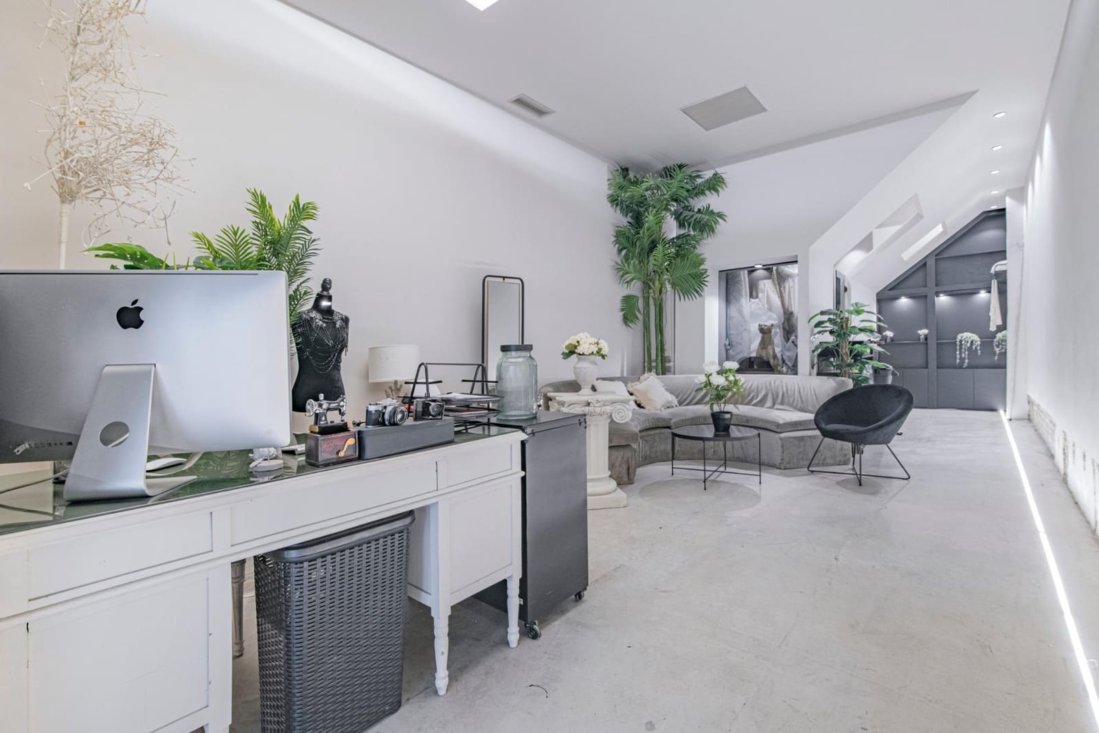 Commercial for sale in Granada city - € 249,000 (Ref: 9675047)