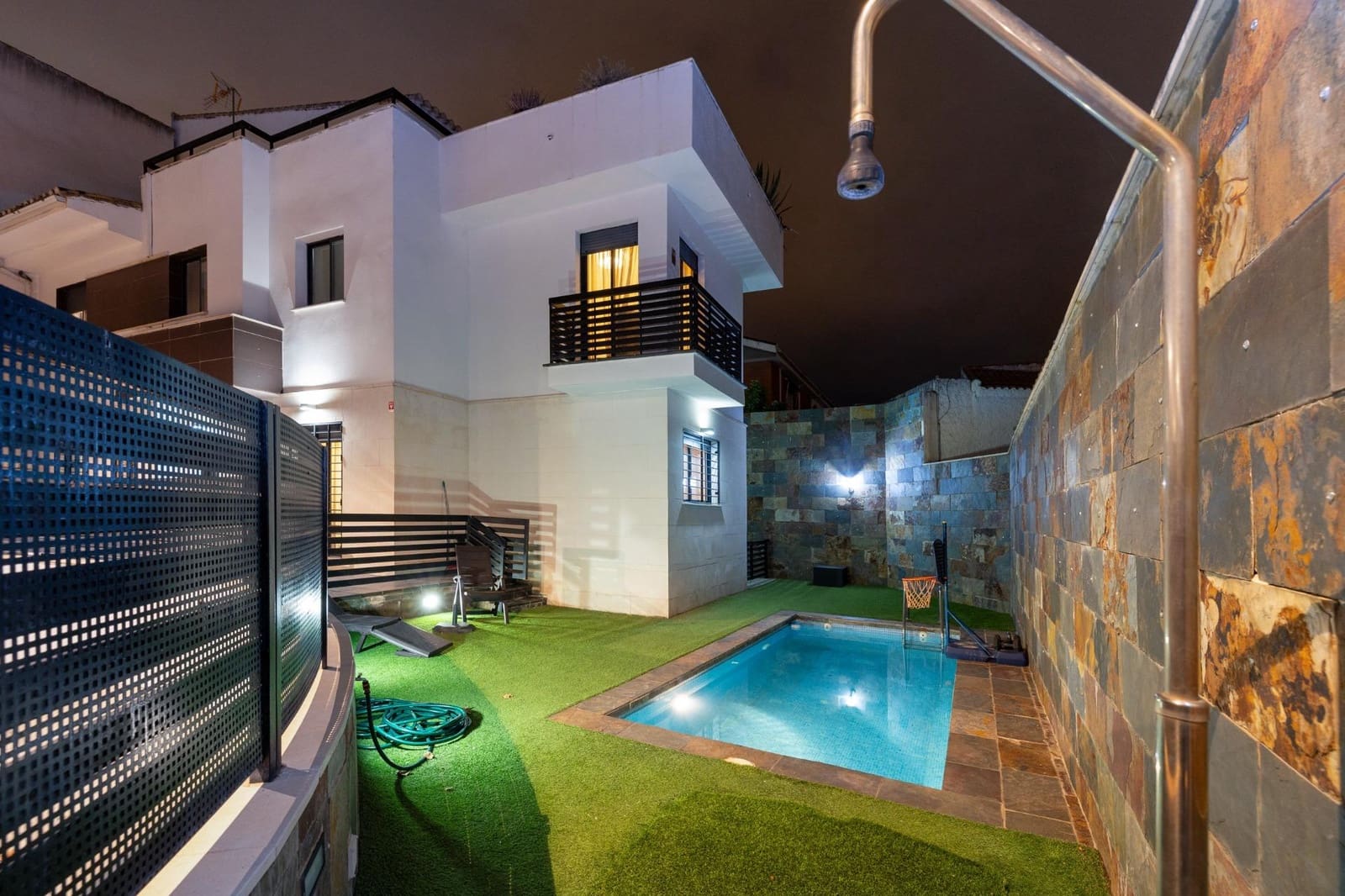 4 slaapkamer Villa te koop in Huetor Vega met zwembad garage - € 458.000 (Ref: 9675049)