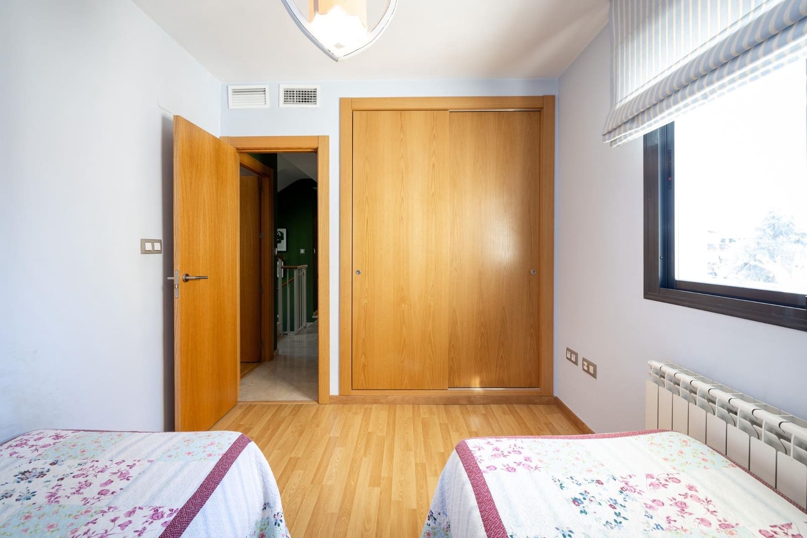 4 slaapkamer Villa te koop in Huetor Vega met zwembad garage - € 458.000 (Ref: 9675049)