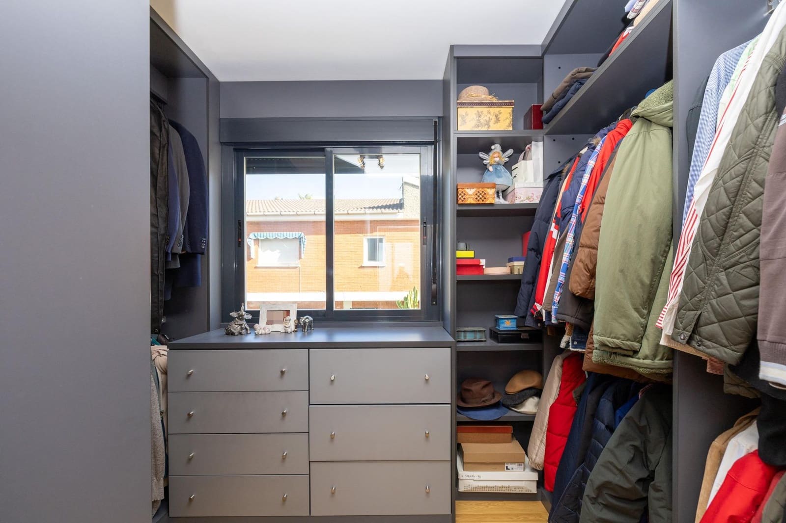 4 slaapkamer Villa te koop in Huetor Vega met zwembad garage - € 458.000 (Ref: 9675049)