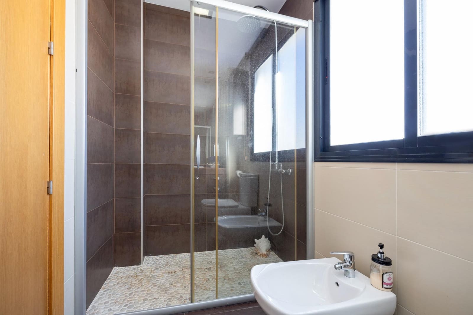 4 slaapkamer Villa te koop in Huetor Vega met zwembad garage - € 458.000 (Ref: 9675049)