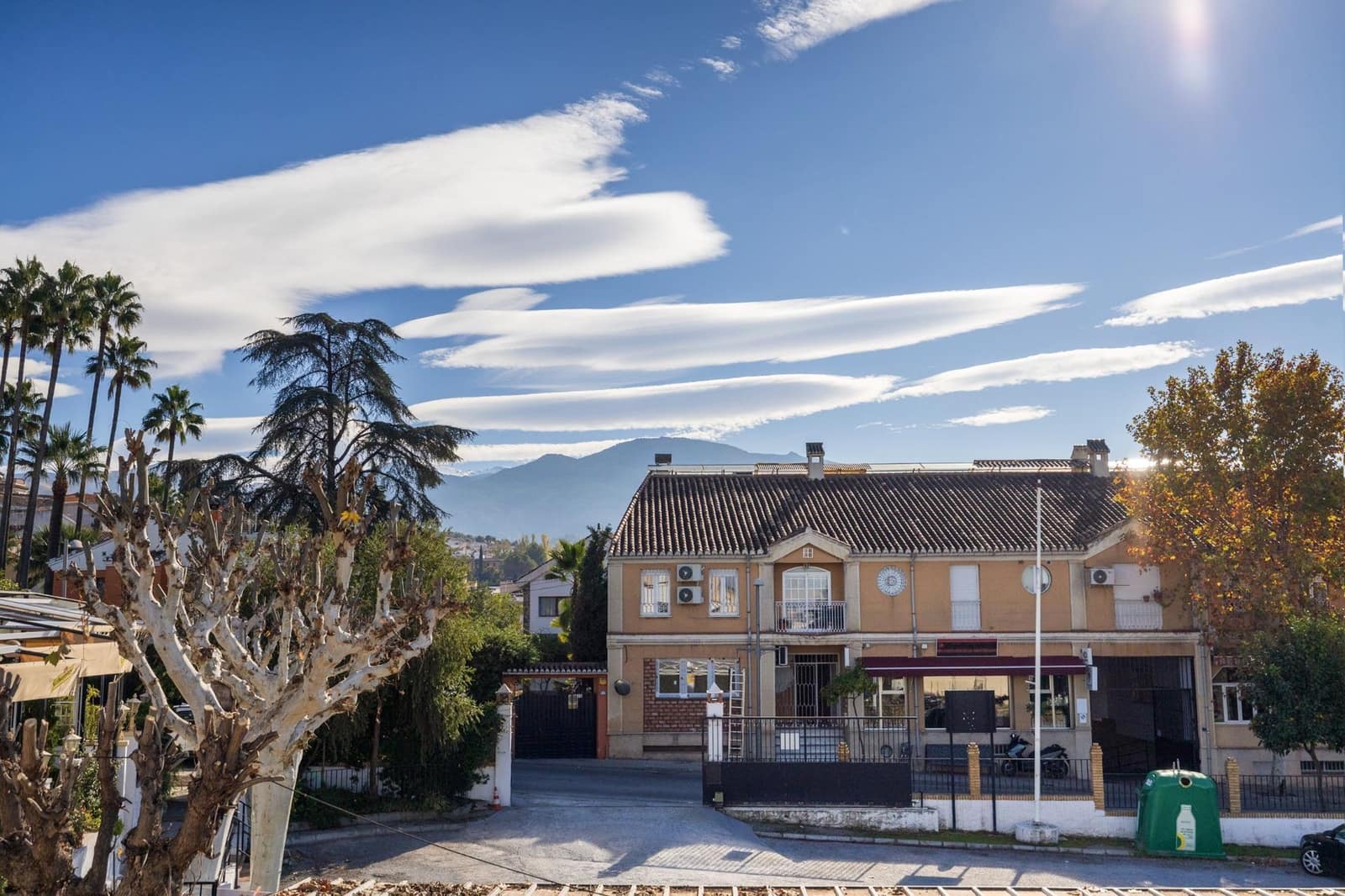 4 slaapkamer Villa te koop in Huetor Vega met zwembad garage - € 458.000 (Ref: 9675049)