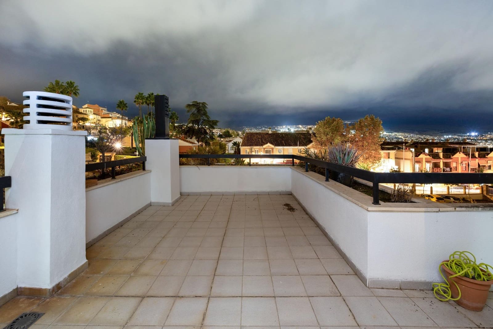 4 slaapkamer Villa te koop in Huetor Vega met zwembad garage - € 458.000 (Ref: 9675049)