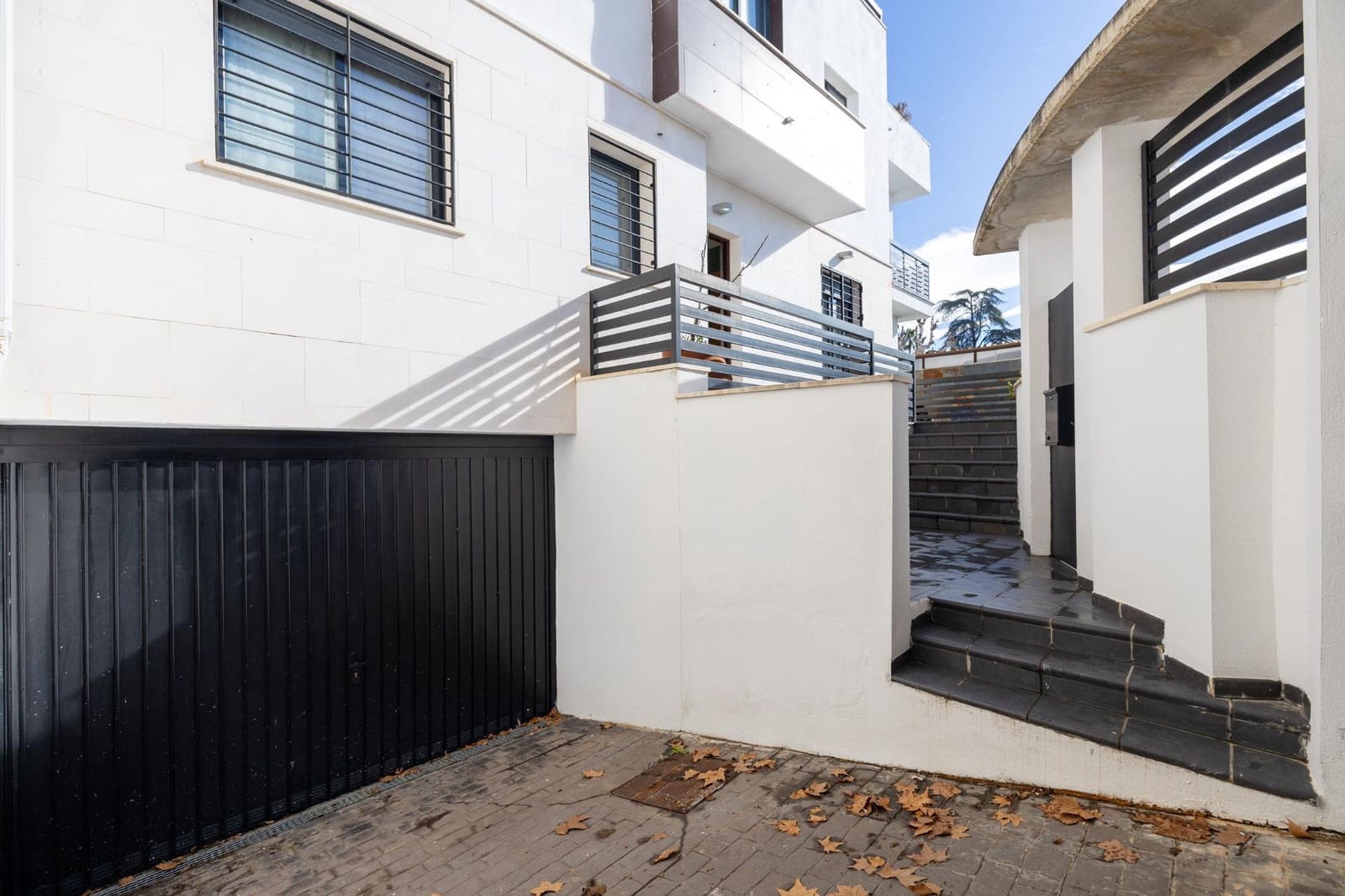 4 slaapkamer Villa te koop in Huetor Vega met zwembad garage - € 458.000 (Ref: 9675049)