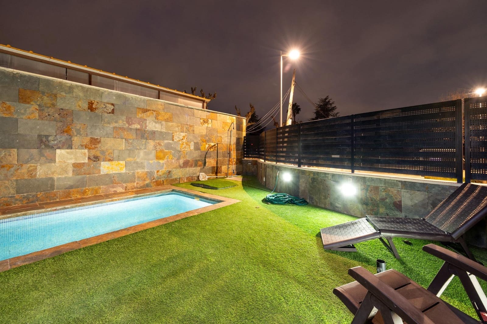 4 slaapkamer Villa te koop in Huetor Vega met zwembad garage - € 458.000 (Ref: 9675049)