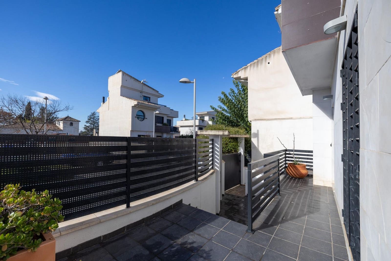 4 slaapkamer Villa te koop in Huetor Vega met zwembad garage - € 458.000 (Ref: 9675049)