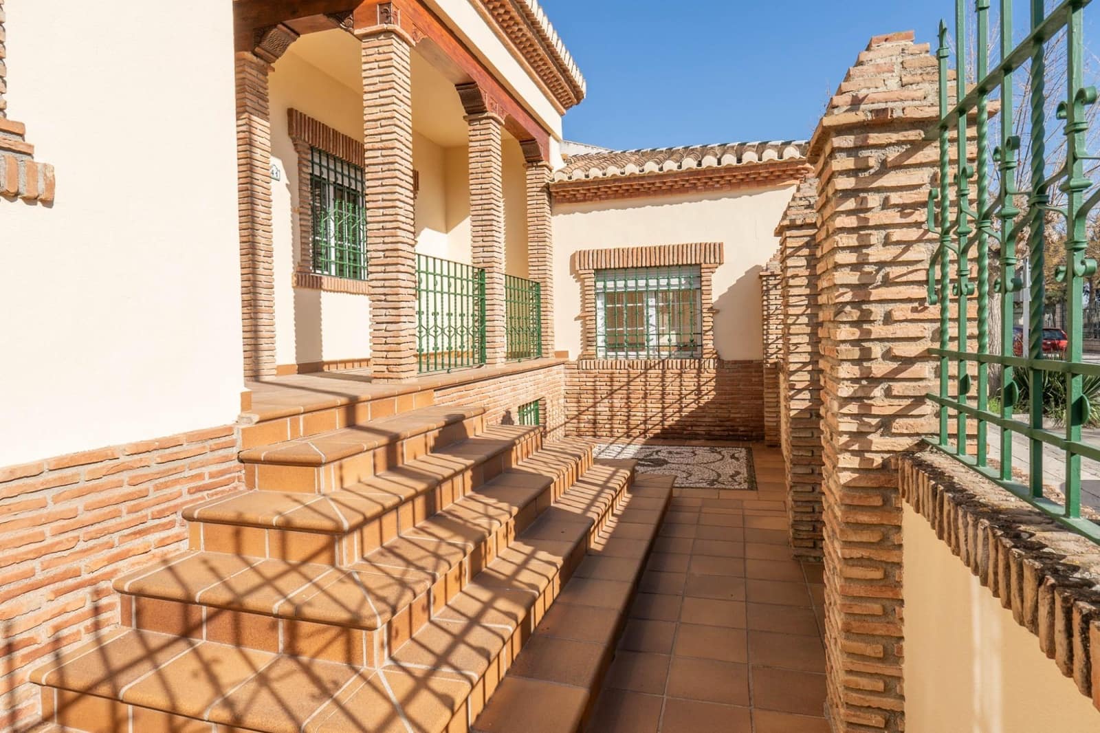 5 sypialnia Willa na sprzedaż w Santa Fe z basenem garażem - 450 000 € (Ref: 9675051)