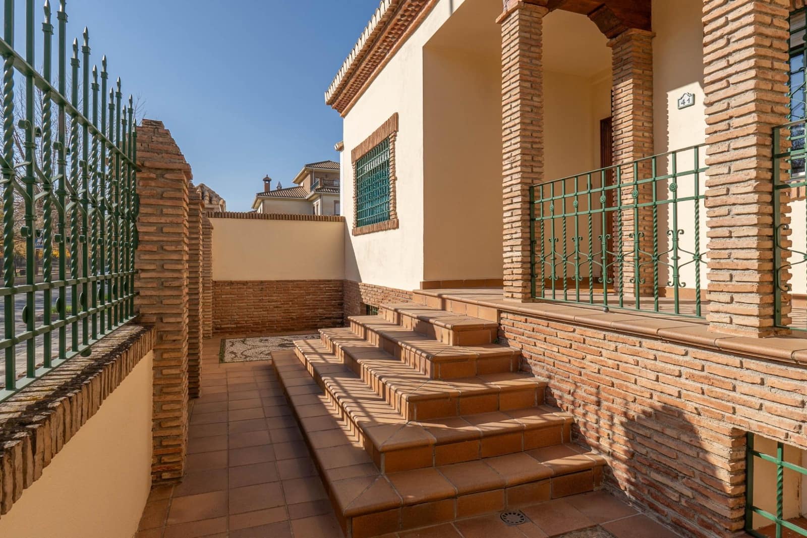 5 sypialnia Willa na sprzedaż w Santa Fe z basenem garażem - 450 000 € (Ref: 9675051)