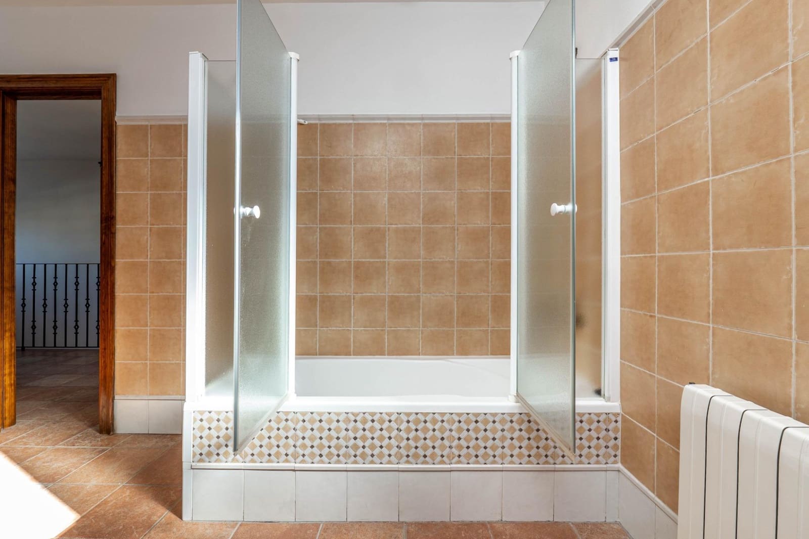 5 sypialnia Willa na sprzedaż w Santa Fe z basenem garażem - 450 000 € (Ref: 9675051)