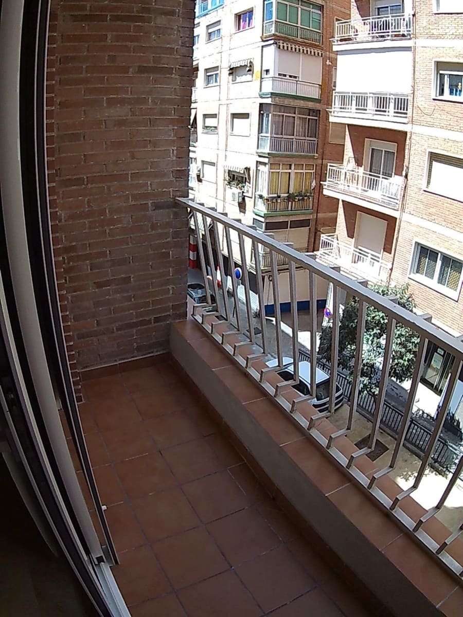 4 sovrum Lägenhet att hyra i Granada stad - 1 350 € (Ref: 9677643)