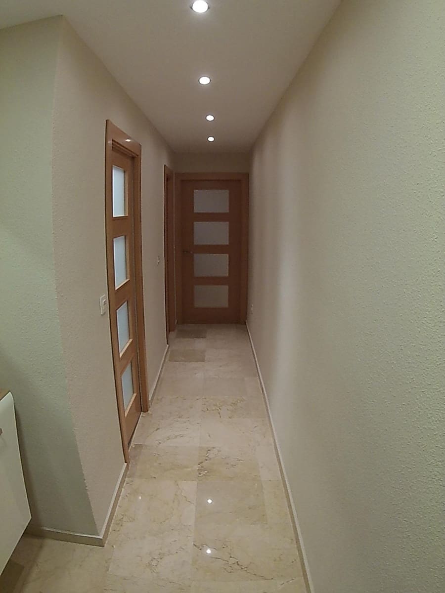 4 sovrum Lägenhet att hyra i Granada stad - 1 350 € (Ref: 9677643)