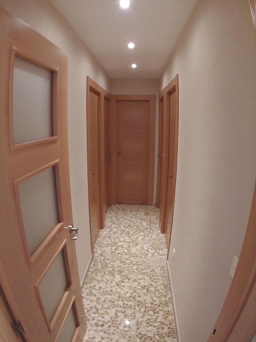 4 sovrum Lägenhet att hyra i Granada stad - 1 350 € (Ref: 9677643)