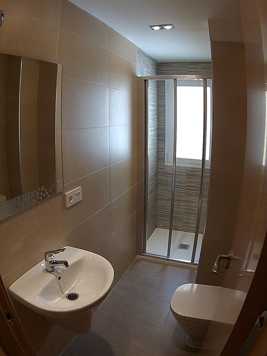 4 sovrum Lägenhet att hyra i Granada stad - 1 350 € (Ref: 9677643)