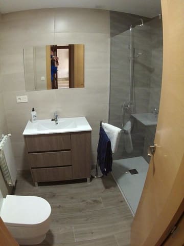 4 sovrum Lägenhet att hyra i Granada stad - 1 350 € (Ref: 9677643)