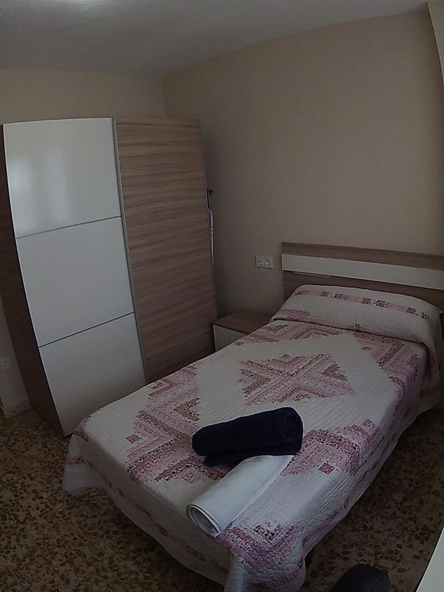 4 sovrum Lägenhet att hyra i Granada stad - 1 350 € (Ref: 9677643)