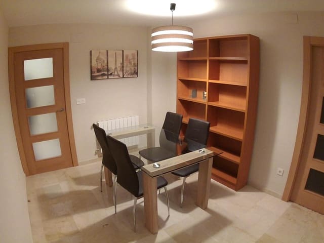 4 sovrum Lägenhet att hyra i Granada stad - 1 350 € (Ref: 9677643)