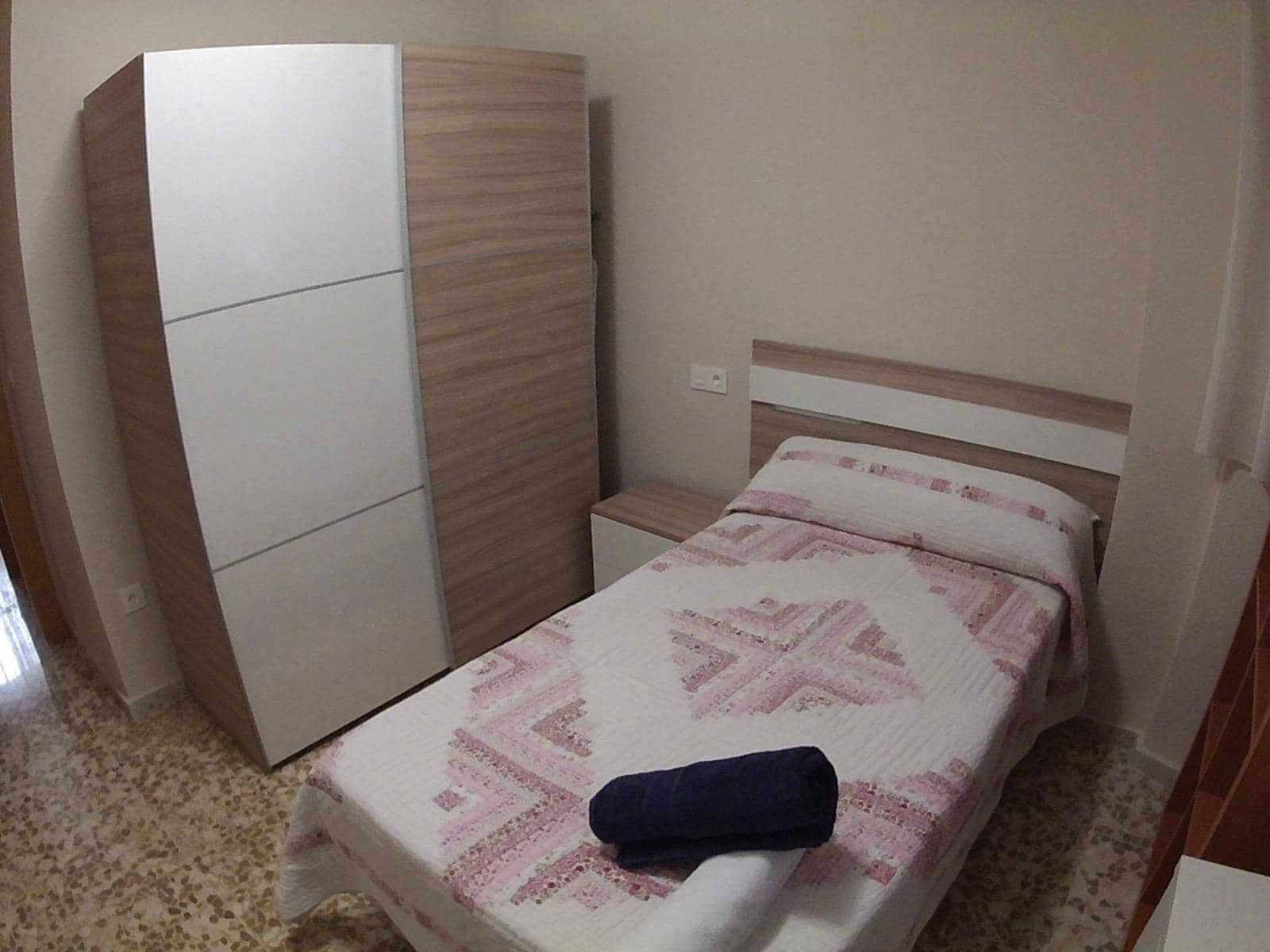 4 sovrum Lägenhet att hyra i Granada stad - 1 350 € (Ref: 9677643)