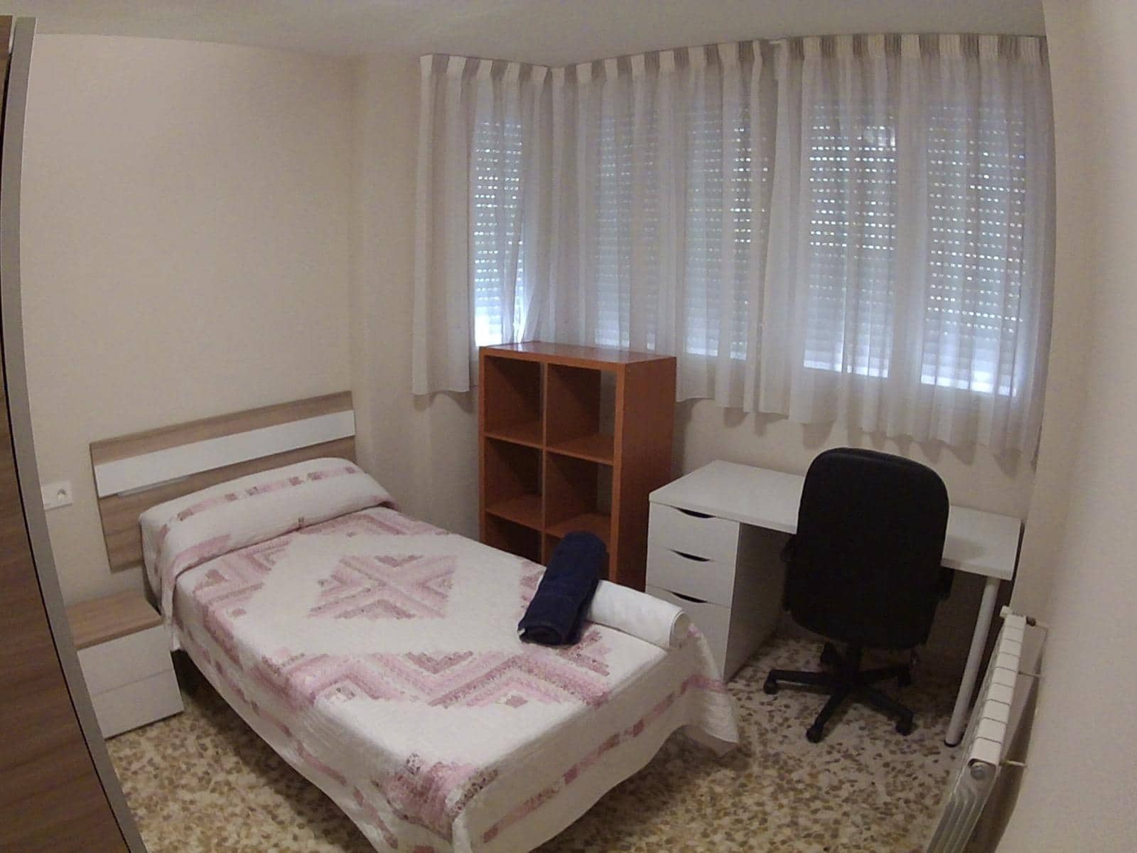 4 sovrum Lägenhet att hyra i Granada stad - 1 350 € (Ref: 9677643)