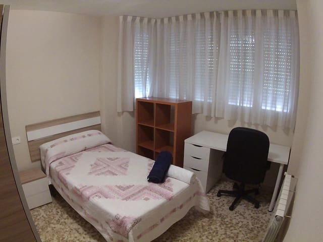 4 sovrum Lägenhet att hyra i Granada stad - 1 350 € (Ref: 9677643)