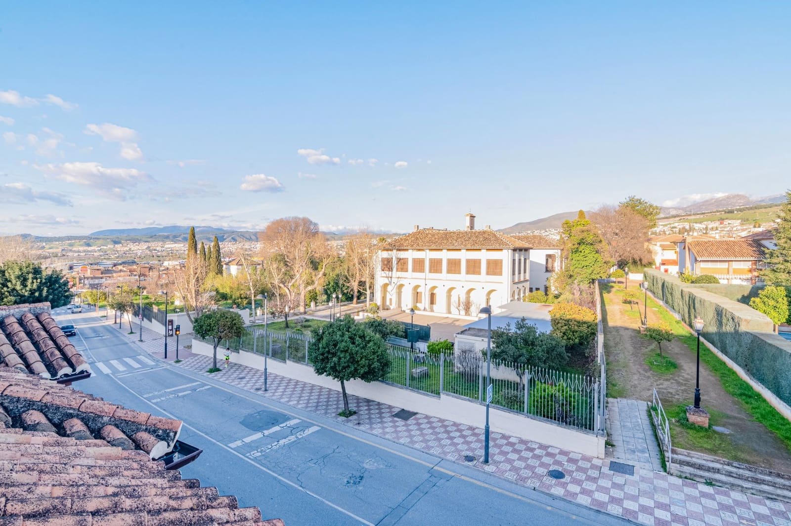 2 slaapkamer Penthouse te koop in La Zubia met zwembad garage - € 200.000 (Ref: 9680017)