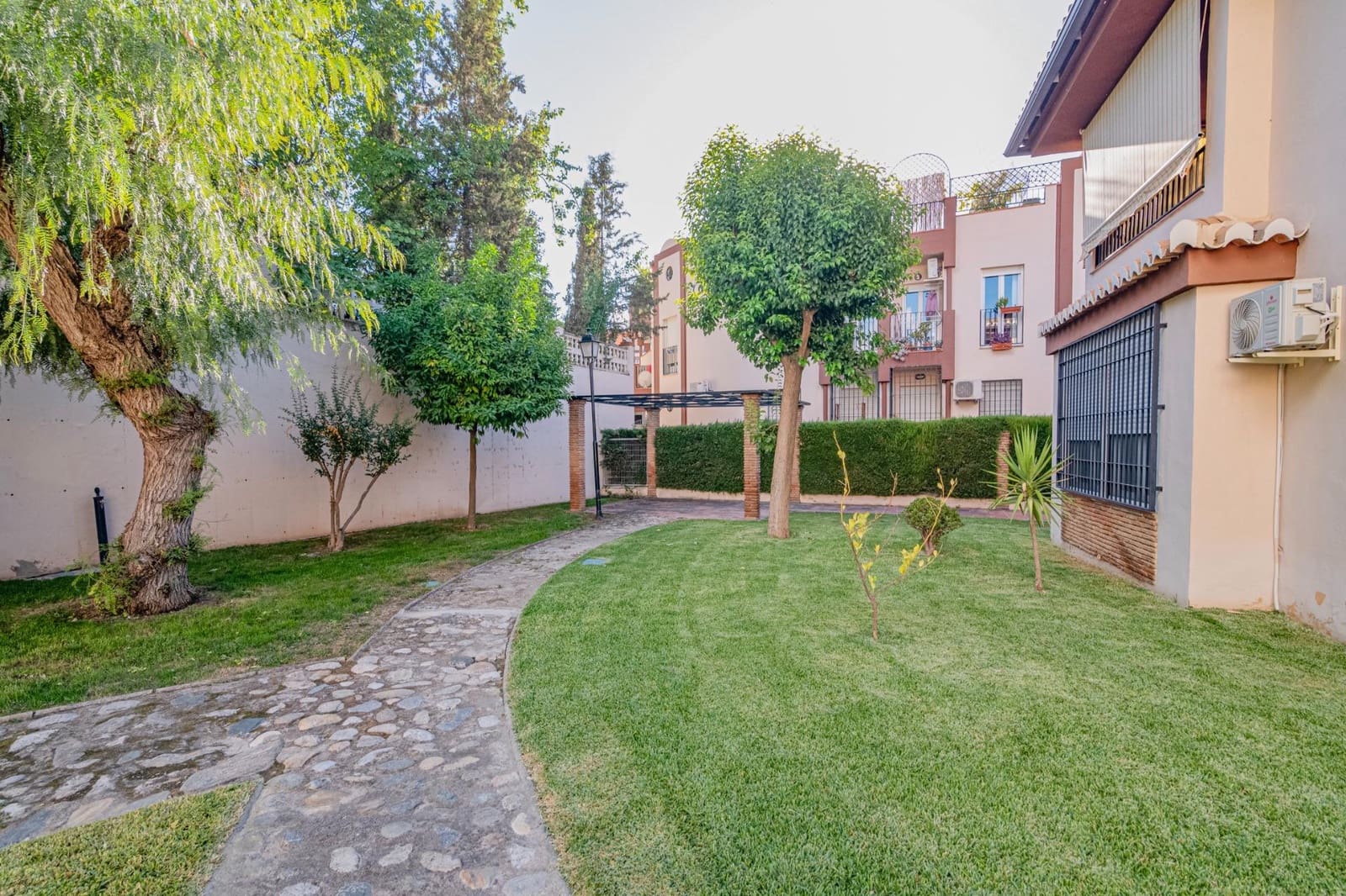 2 slaapkamer Penthouse te koop in La Zubia met zwembad garage - € 200.000 (Ref: 9680017)